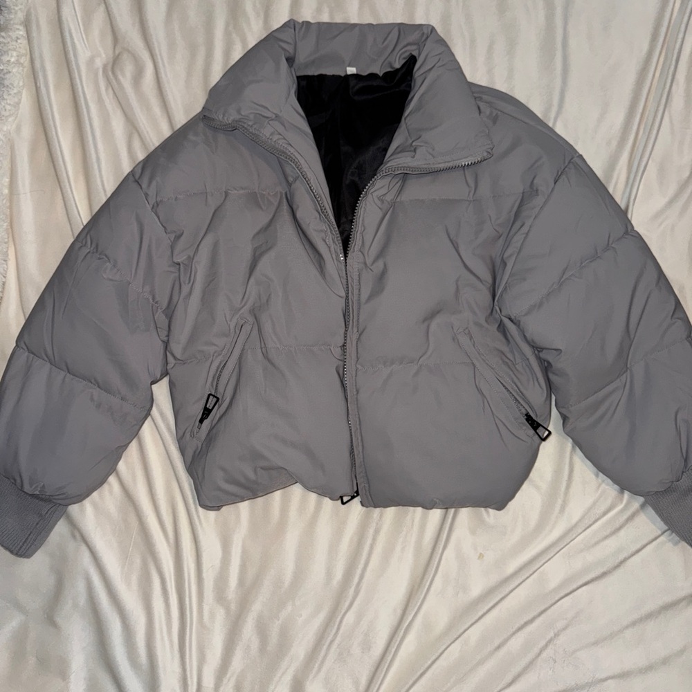 Women's Gray Cropped Puffer Jacket - Medium
